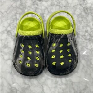 Kids Black and Neon Green Clogs